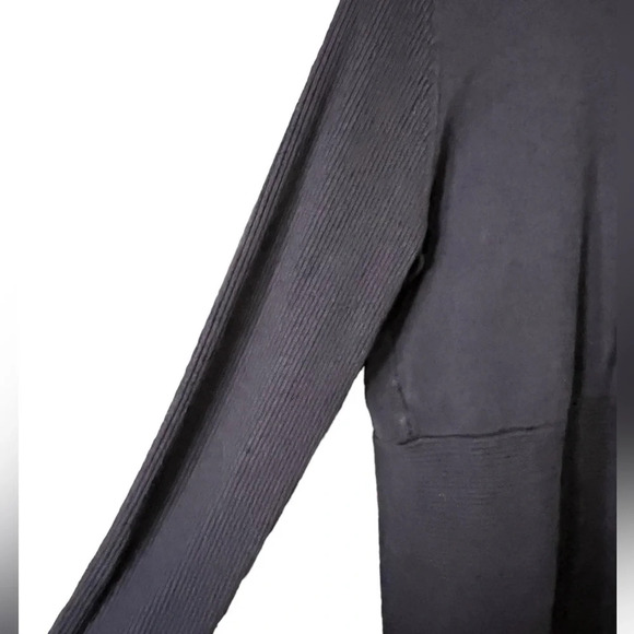 Well loved navy blue sweater XL - Picture 3 of 7